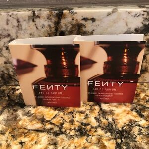 Set of 2 Fenty Sample Vial Spray Card
